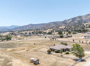 20900 Fallen Leaf Dr, Tehachapi, CA 93561