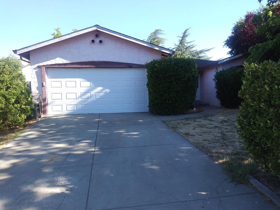 2nd image of 1625 Kingsly Dr