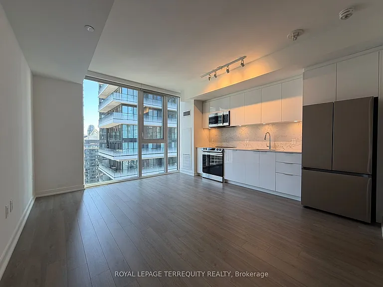 357 King St W #3307 — Photo 2
