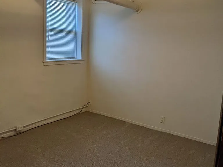 2871 Irving — Photo 22