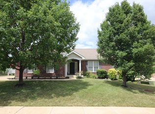 205 Meadowbrook Heights Dr, Wentzville, MO 63385