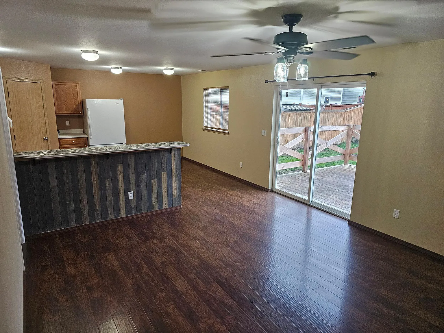 3 bed, 2.5 bath, 1590 sqft, $2,500 — Photo 4