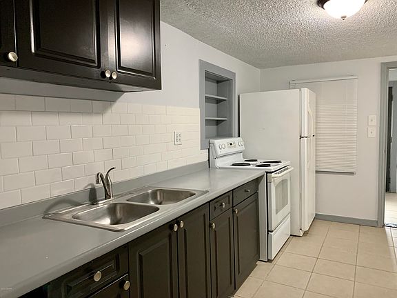 5th image of 615 W French Ave