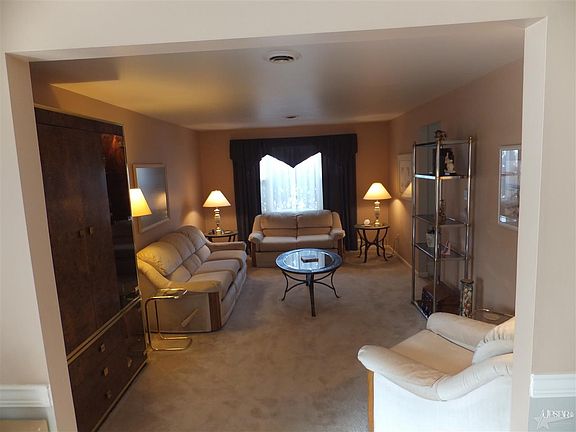 3rd image of 7518 Hermitage Pl
