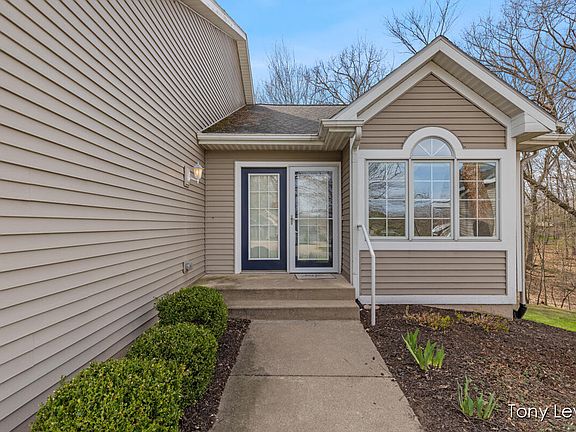 3rd image of 1803 Corville Ct NW