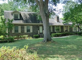4412 White Oak Dr, Sugar Hill, GA 30518