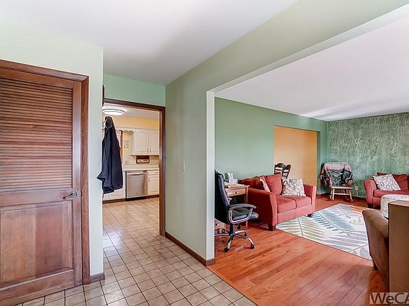 5th image of 525 Sunnymeade Ln