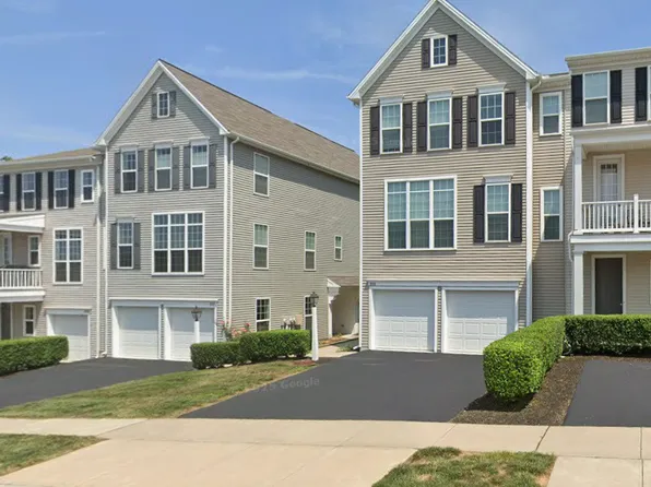 2113 Red Fox Dr, Hummelstown, PA 17036