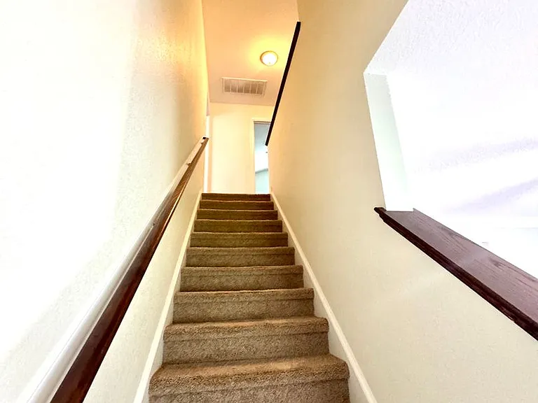 113 Crocker St — Photo 15