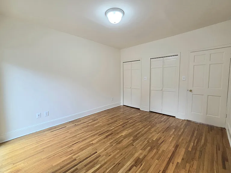 390 Warren St #2L — Photo 11