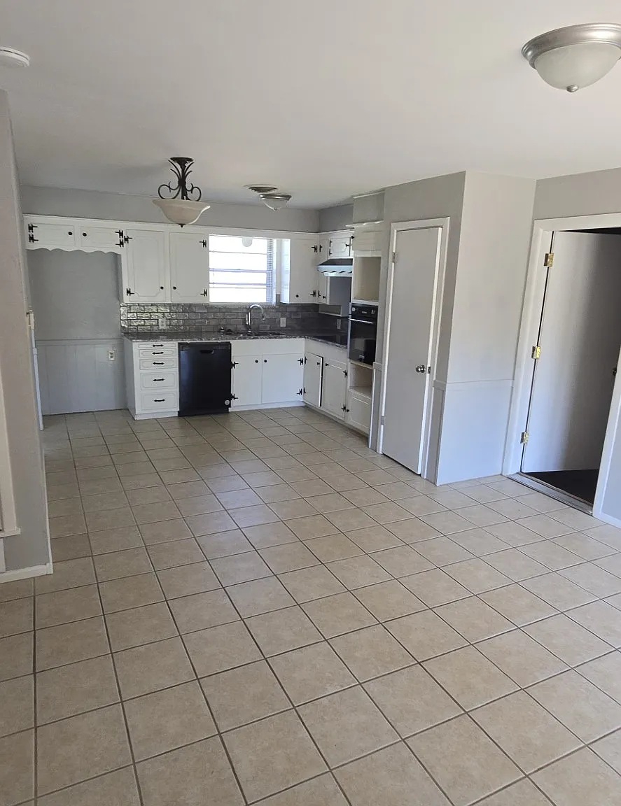 4 bed, 1579 sqft, $1,795 — Photo 4