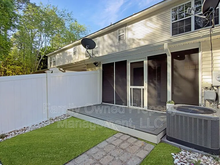 502 Tree Branch Cir — Photo 29