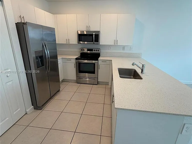 11863 SW 247th Ter #11863 — Photo 3
