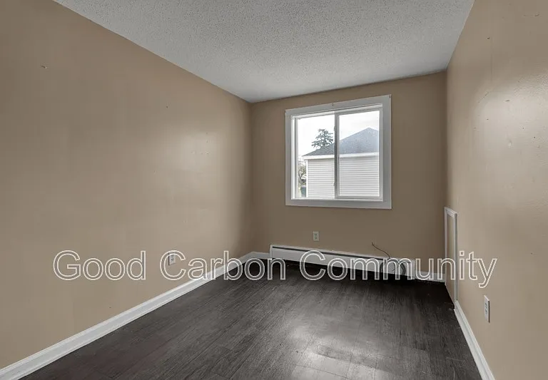 5752 Main St — Photo 14