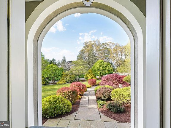 2nd image of 44 Red Blossom Cir