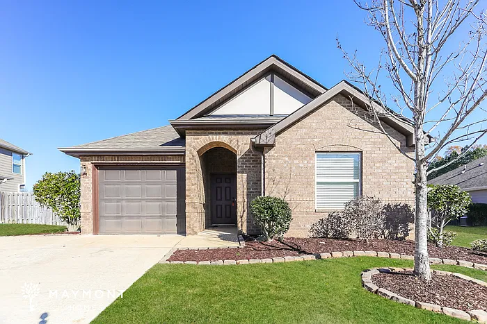 3 bed, 2.0 bath, 1452 sqft, $1,745 — Photo 1