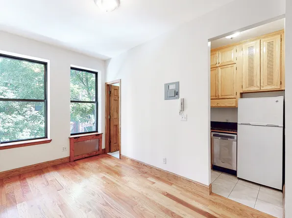 312 West 48th Street image 1 of 10