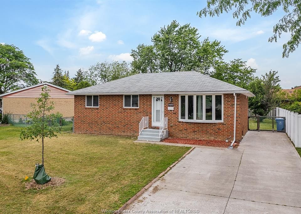 1st image of 5210 Queen Elizabeth Dr