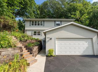 4812 Lanark Rd, Mound, MN 55364