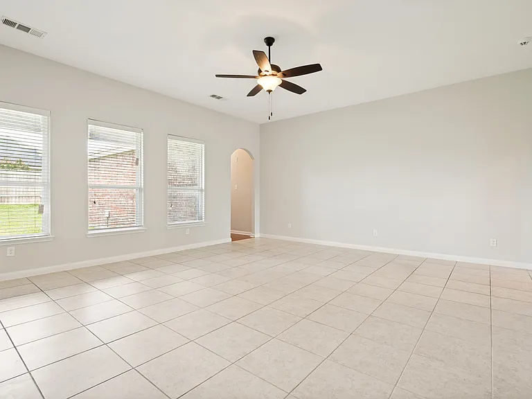607 Shady Meadow Ln — Photo 4