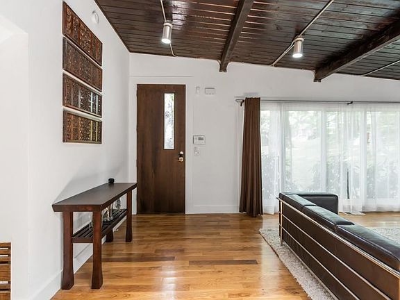 5th image of 3378 Regalwoods Dr
