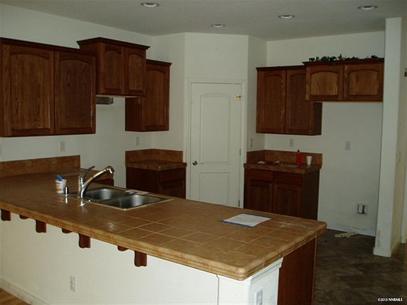 3rd image of 1439 Mount Grant Dr