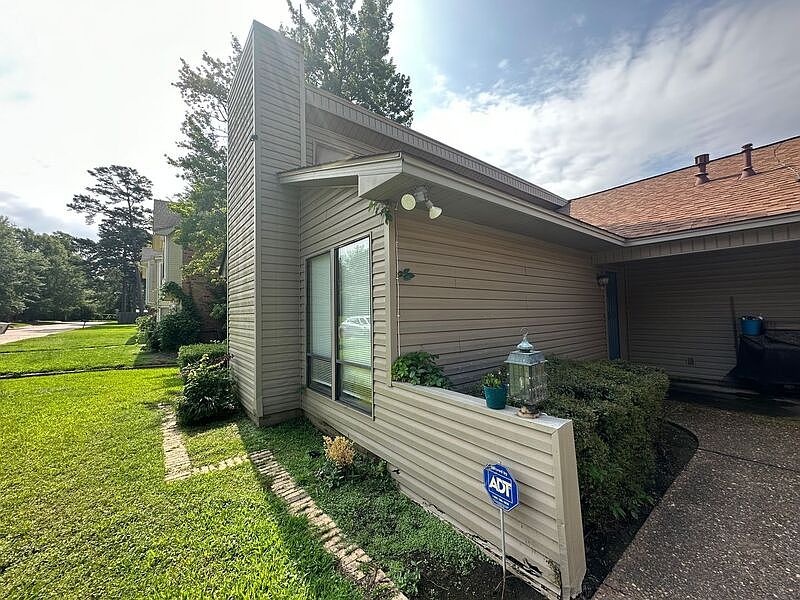 1st image of 309 Brookwood Dr #309