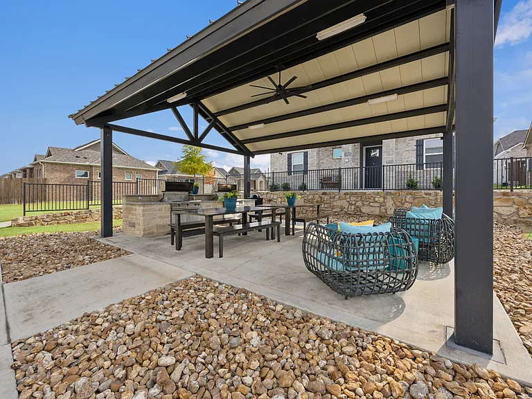 VLux Stoneridge — Photo 100
