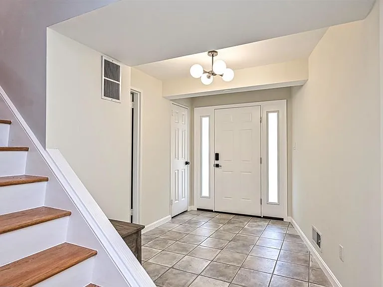 6520 Beverly Ave — Photo 21