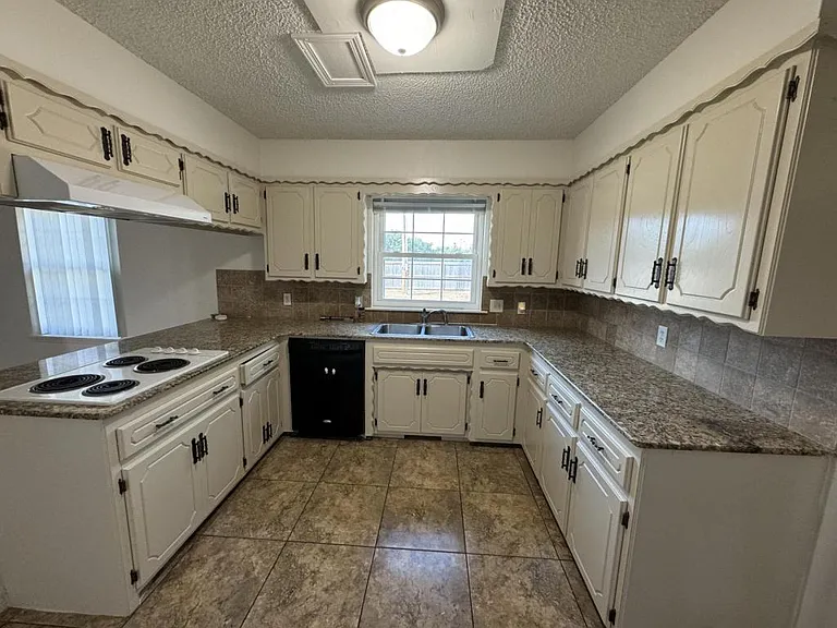 1551 N Heritage Ln — Photo 30