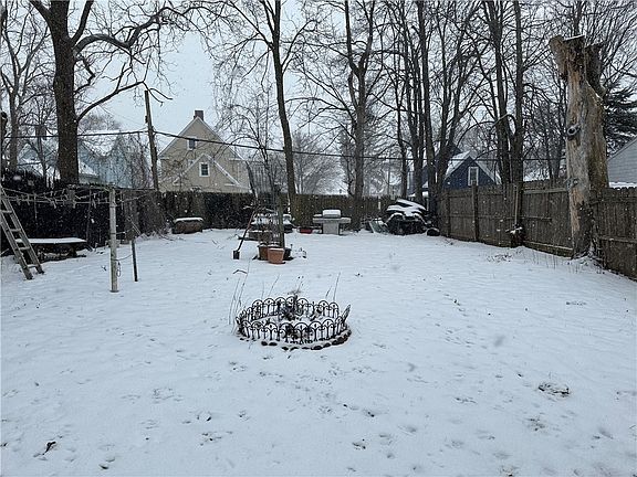 4th image of 285 Avenue B