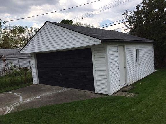 3rd image of 28631 Melvin St