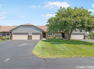 2072 Lakeview Dr, Zeeland, MI 49464