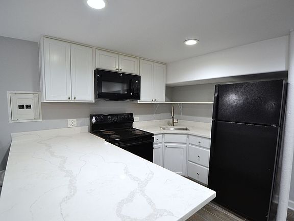 3rd image of 4600 N Lincoln Ave #2310-G