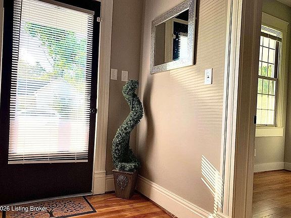 3rd image of 3753 Lentz Ave