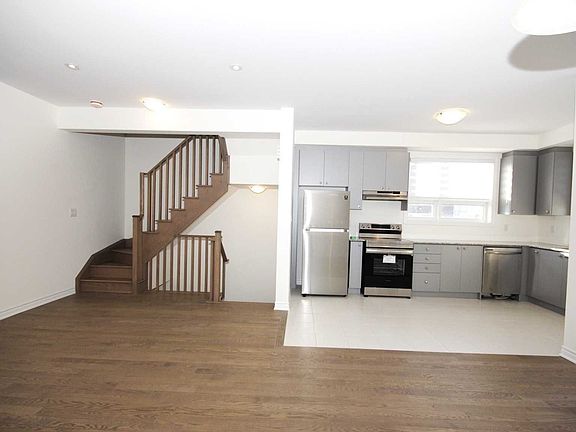 2nd image of 31 Massachusetts Ln