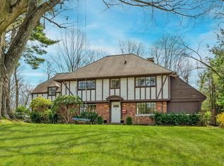 69 Summit Rd, Port Washington, NY 11050