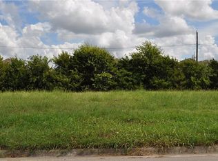 18 Carrington Dr, Glenn Heights, TX 75154