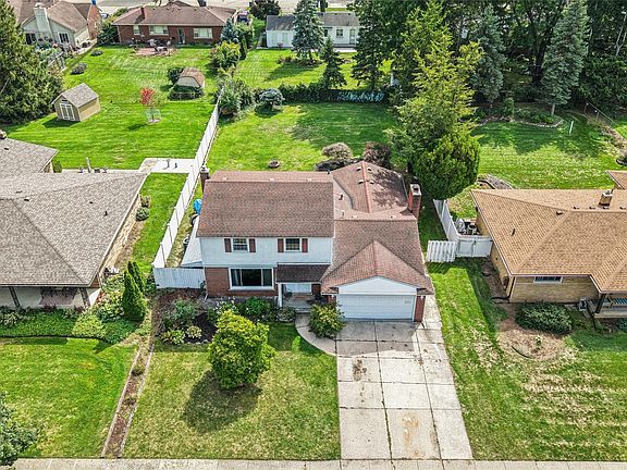 2nd image of 11076 La Chene Dr