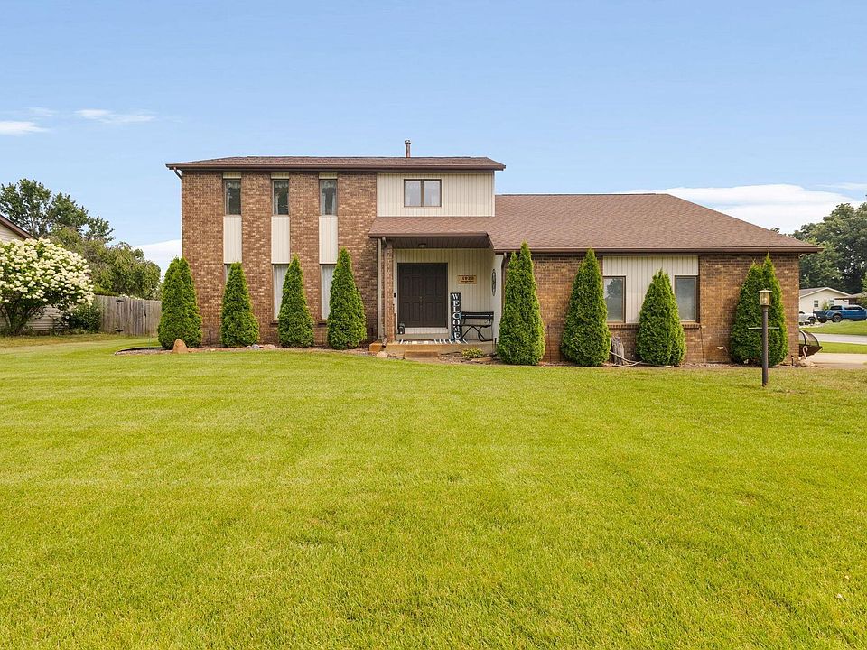 1st image of 11923 Bergamot Dr