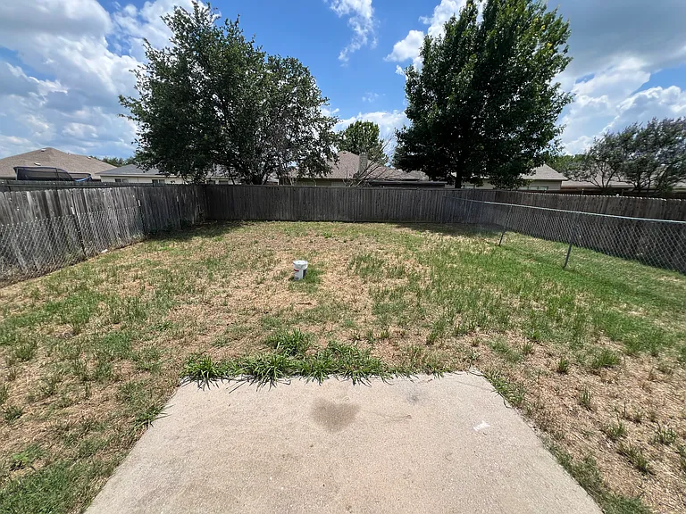 8824 Sagebrush Trl — Photo 16
