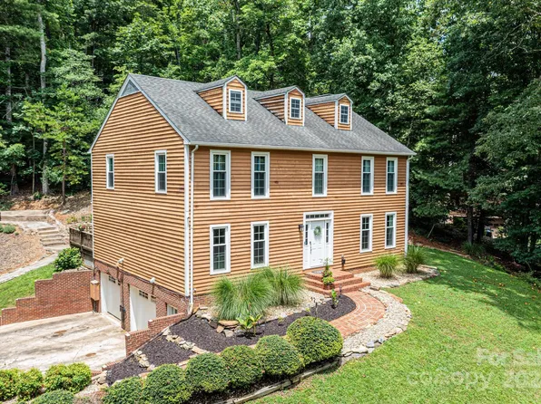 3132 Stoney Brook Dr, Lenoir, NC 28645