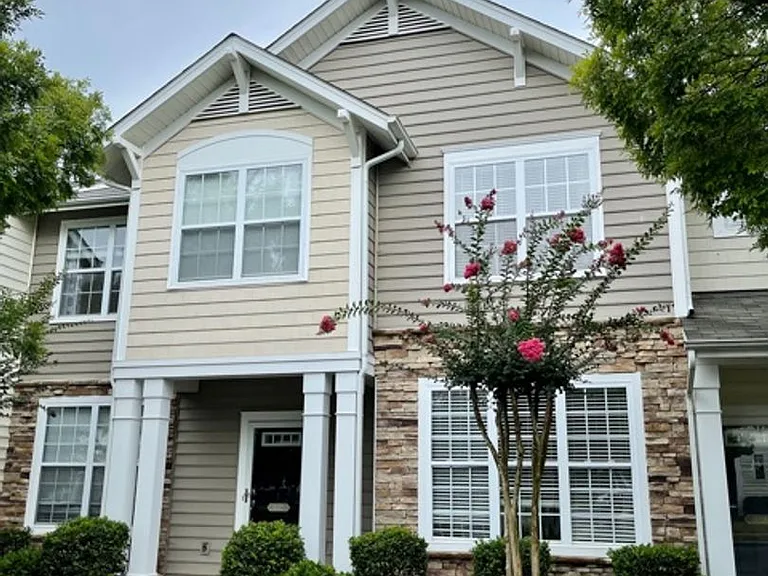 1032 Tabard Ln — Photo 1