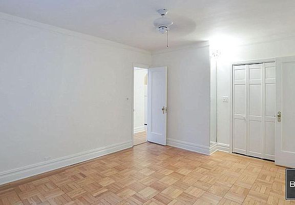 4th image of 135 E 39th St APT 2E