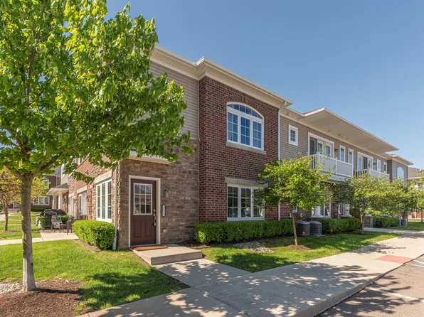 5533 Arbor Chase Dr, Ann Arbor, MI 48103