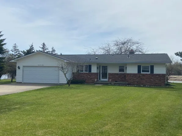 9911 Circle Dr, Pigeon, MI 48755
