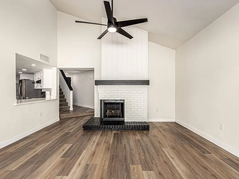 1538 E Laurel Ave — Photo 8
