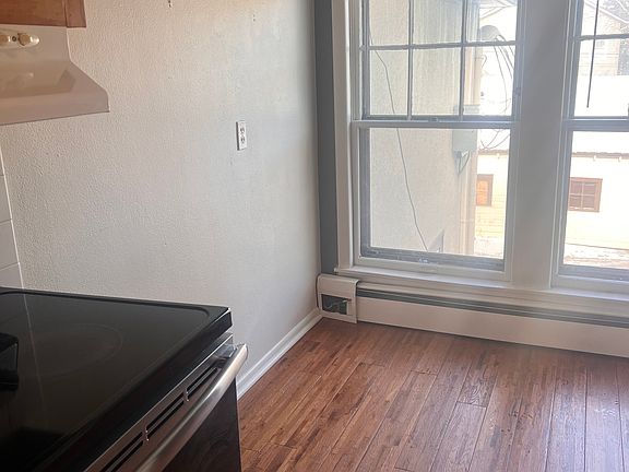 2nd image of 601 Lincoln Ave #6
