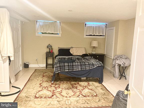 5th image of 1611 Wallace St APT 1F