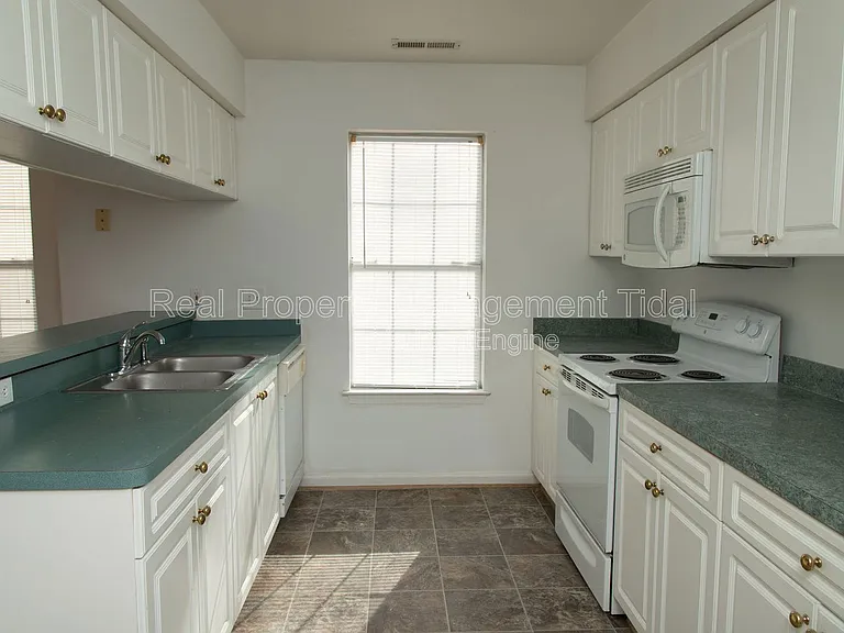 3940 Horse Run Gln — Photo 8